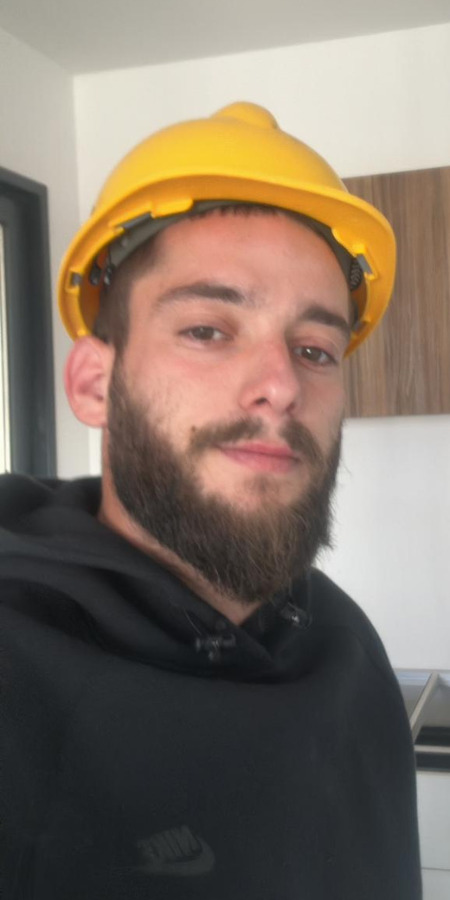 טקסט לכתיבה: אליעזר - מומחה להתקנת שיש למטבחים באזור השרון